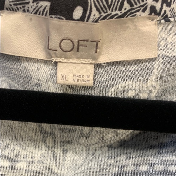Loft Floral Gray White Women's Top Blouse Tie Front Size XL - Picture 6 of 9